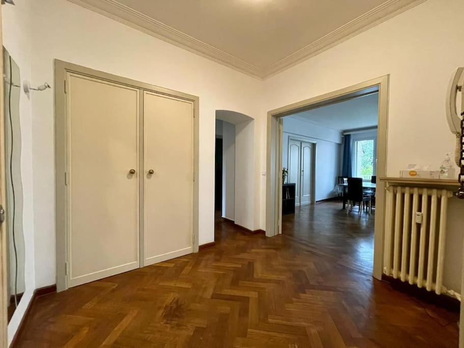 Spacious Apartment Next To Parc Du Cinquantenaire Bruxelles Eksteriør billede